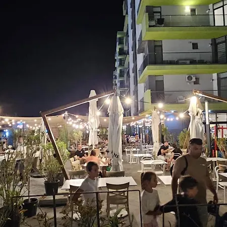 Apartment Mamaia Nord & Alezzi 20 M De Plaja Năvodari