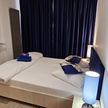 Mamaia Nord & Alezzi 20 M De Plaja Apartment *