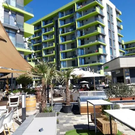 Apartment Mamaia Nord & Alezzi 20 M De Plaja Năvodari