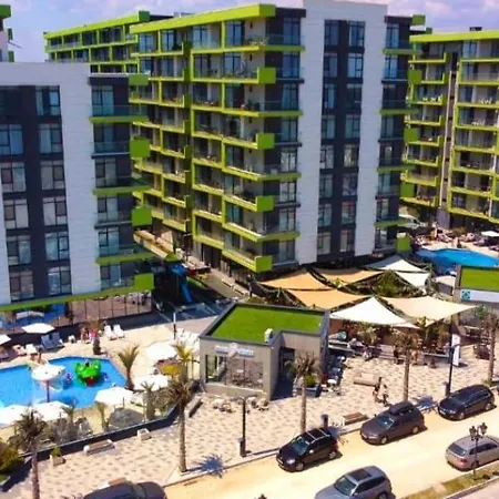Mamaia Nord & Alezzi 20 M De Plaja Năvodari