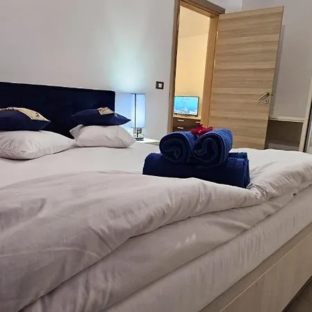 Apartment Mamaia Nord & Alezzi 20 M De Plaja Năvodari
