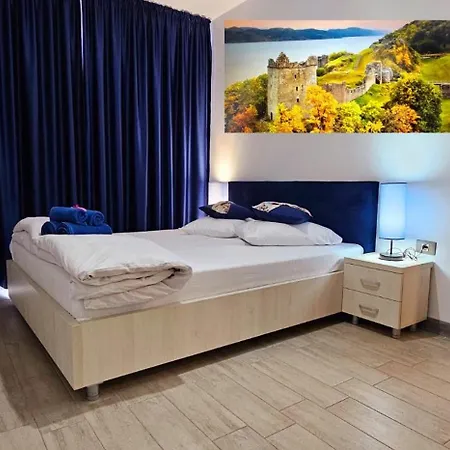 Apartment Mamaia Nord & Alezzi 20 M De Plaja *